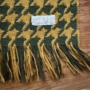 Vintage Pendleton houndstooth wool throw blanket